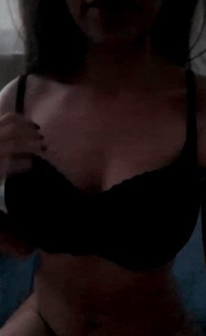 Ania Big Tits Exposed