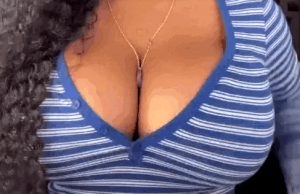 Babyyfaceejas squeezing her boobs
