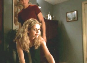(Faith/Buffy) very seductive crawl on bed
