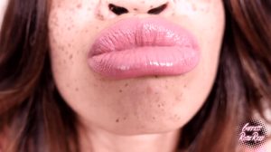 Goddess Rosie Reed's lips