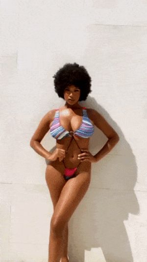 Gorgeous Ebony in bikini