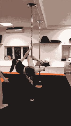 pole dancer hentai butt3