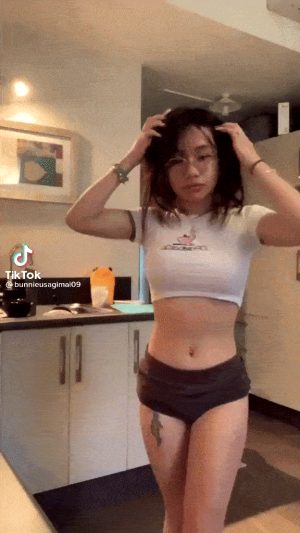 Sexy little asian tic tocer