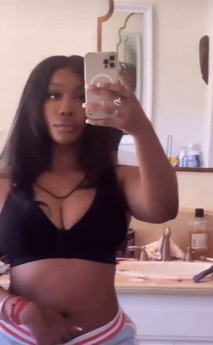 SZA looking cute in her bra