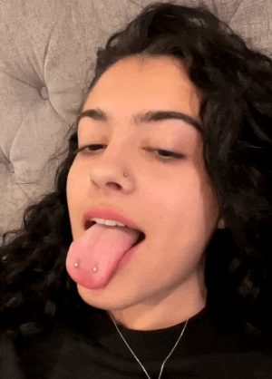 Teen wants all on her mouth