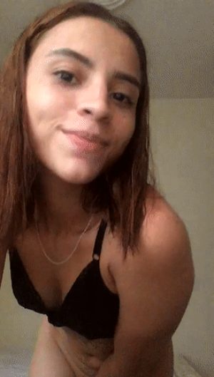 Tight teen slut Fernanda Oreiro getting naked with her firm puta body